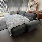Bright, Spacious Nearby Apartman *