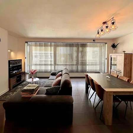 Bright, Spacious Nearby