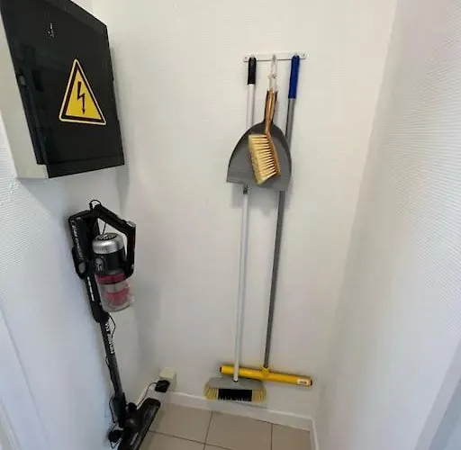 Apartment Bright, Spacious Nearby *