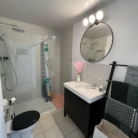 Bright, Spacious Nearby * Ostenda